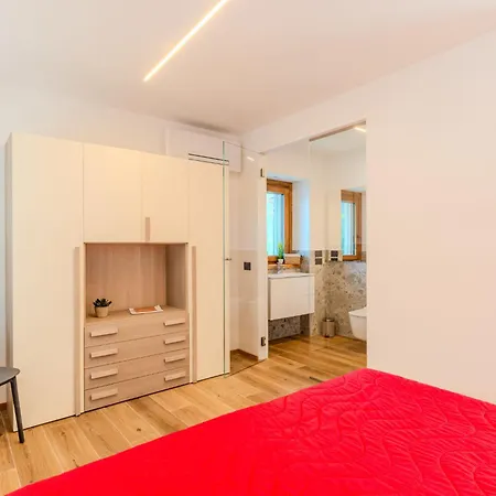 Martin Pescatore By Interhome